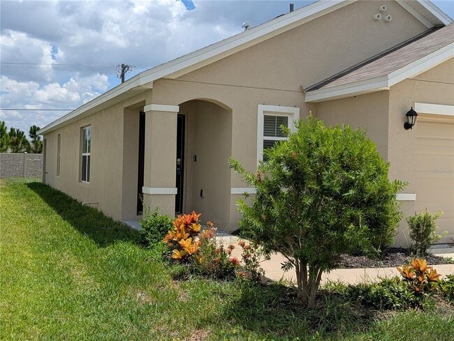 16549 Mosaic Oar Dr in Wimauma, FL - Building Photo - Building Photo