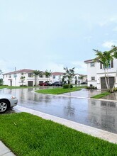 6745 Broadwater Ln in Greenacres, FL - Building Photo - Building Photo