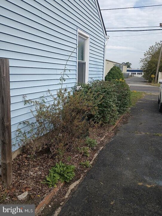 6 Pointville Rd in Pemberton, NJ - Building Photo