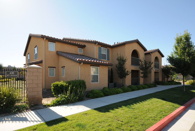 Sunnyview II in Delano, CA - Building Photo - Building Photo