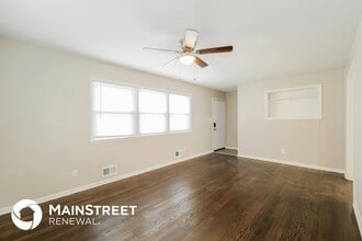 13113 E 44th Terrace S in Independence, MO - Foto de edificio - Building Photo