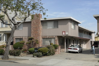 Sabina in Alameda, CA - Foto de edificio - Building Photo