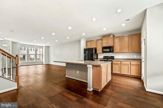 12016 Lake Baldwin Dr in Bristow, VA - Building Photo - Building Photo