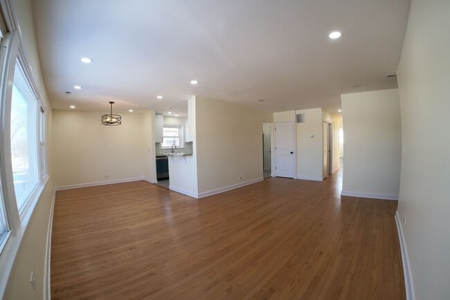 8017 W Churchill Ave