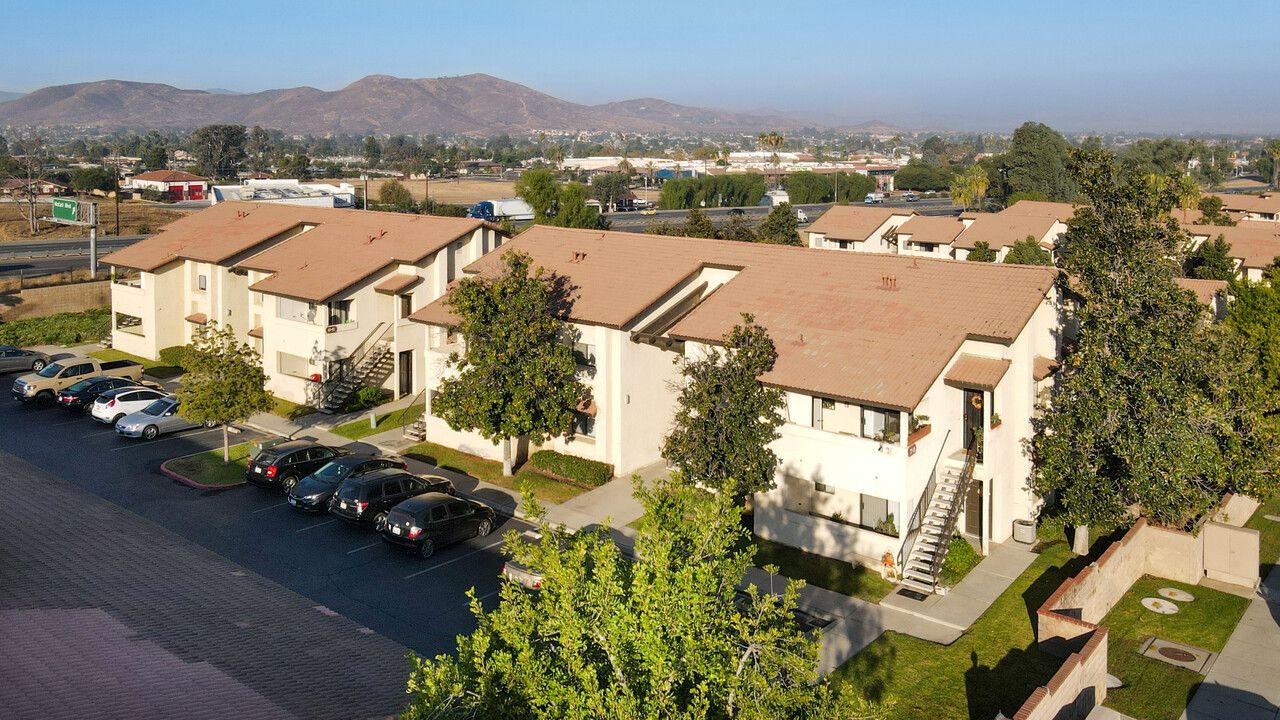 Valley View Village Apartments in Menifee, CA - Building Photo