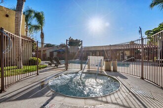 1000 Estes St, Unit SI ID1513731P in El Cajon, CA - Foto de edificio - Building Photo