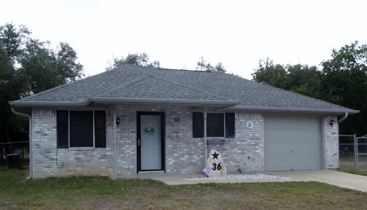 36 Buttercup Loop in Belton, TX - Building Photo