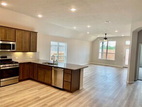 2671 Sagedale Dr in Conroe, TX - Building Photo - Building Photo
