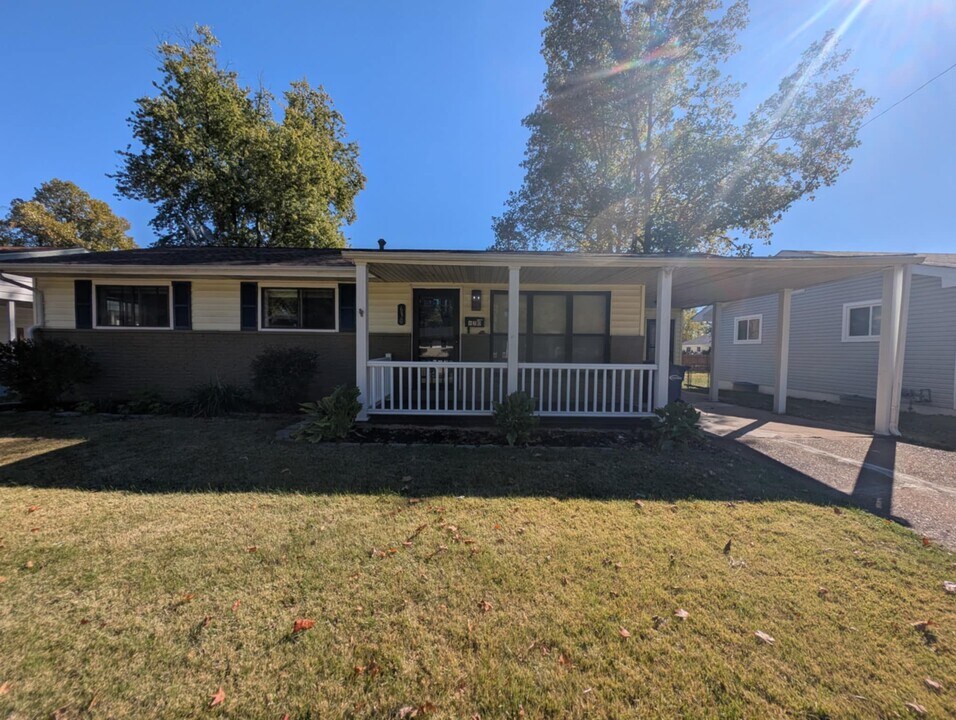 630 Gerald Ave in Florissant, MO - Building Photo