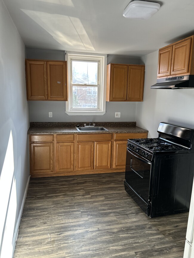 6723 Castor Ave in Philadelphia, PA - Foto de edificio - Building Photo