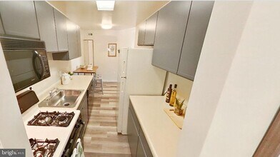 8130 Prescott Dr in Vienna, VA - Building Photo - Building Photo