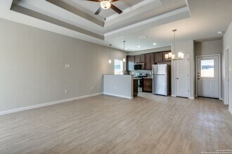 522 Hudson St in Seguin, TX - Building Photo - Building Photo