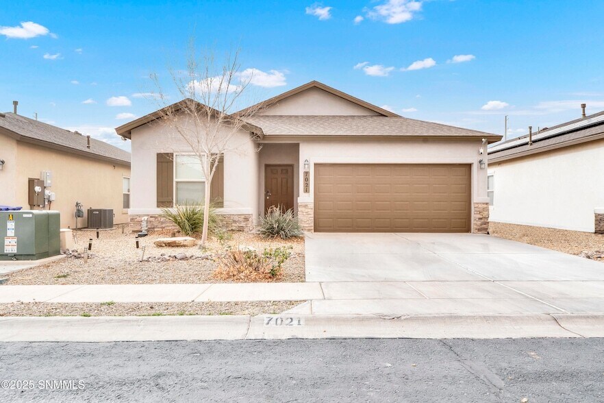 7021 Silver Spur St in Las Cruces, NM - Building Photo