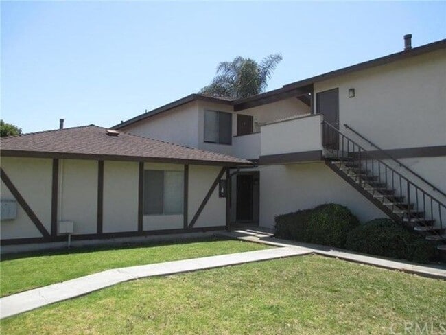 5572 Reno Cir in Huntington Beach, CA - Building Photo - Building Photo