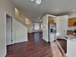 3237 W Wave Dr in Meridian, ID - Foto de edificio - Building Photo