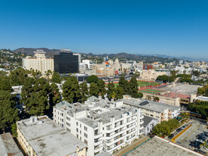 7020 Lanewood Ave, Los Angeles, CA 90028 in Hollywood, CA - Building Photo - Building Photo