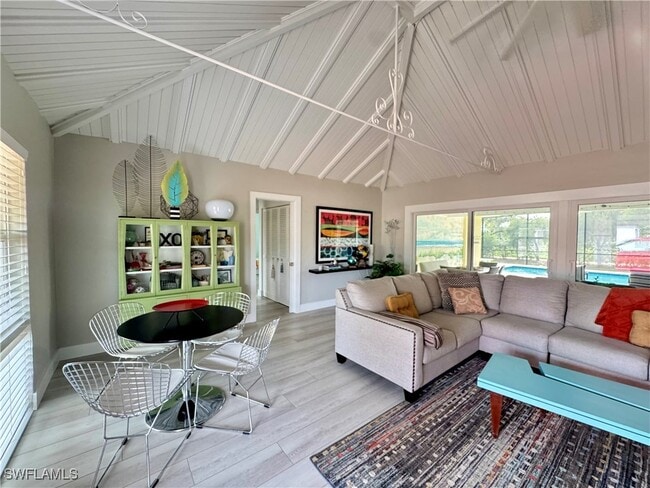 property at 1249 Fruitland Ave