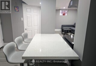 58 Ebby Ave in Brampton, ON - Building Photo - Building Photo