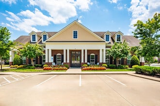 Almaville Apartment Homes in Smyrna, TN - Foto de edificio - Building Photo