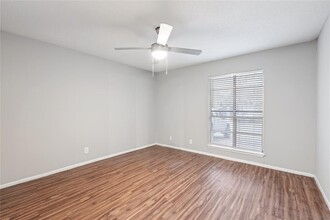 1301 W Ben White Blvd in Austin, TX - Building Photo - Building Photo