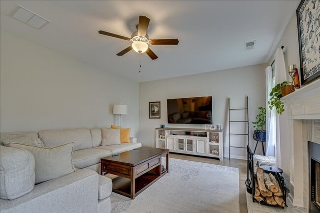 property at 211 Palisade Rdg