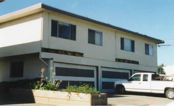 304 A St in South San Francisco, CA - Building Photo - Building Photo