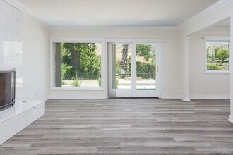 6427 Dunlo Pl in Los Angeles, CA - Building Photo - Building Photo
