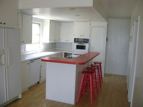 29500 Heathercliff Rd, Unit E305 in Malibu, CA - Building Photo - Building Photo