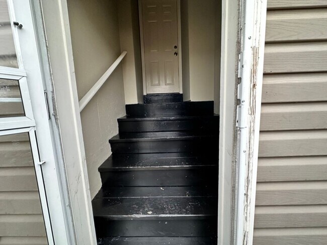 217 W 8th St-Unit -3 in Chester, PA - Building Photo - Building Photo