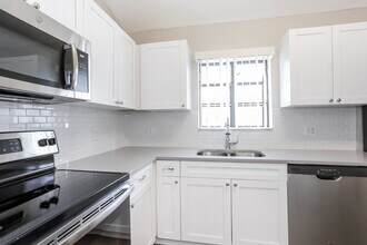 154 Chelsea Ct in Dunedin, FL - Building Photo - Building Photo