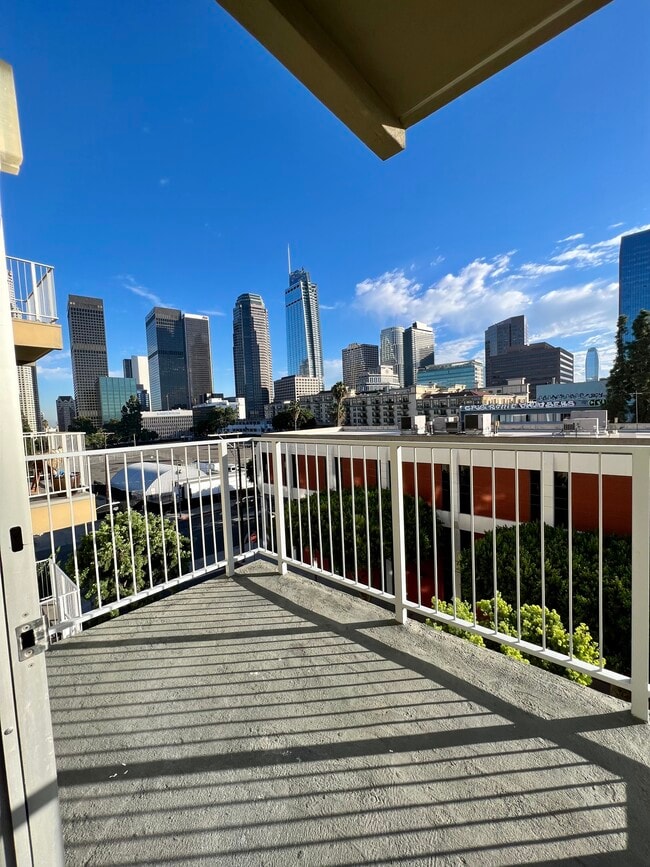 Bixel at Fifth in Los Angeles, CA - Building Photo - Building Photo