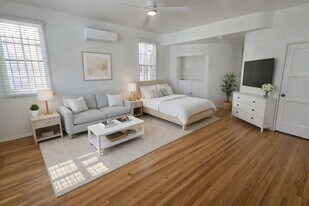 138 Sweetzer Ave in Los Angeles, CA - Building Photo