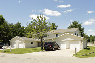 Countryside Apartment Homes in Plover, WI - Building Photo - Building Photo