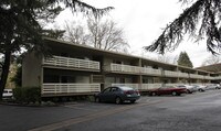 Redwood Creek Apartments