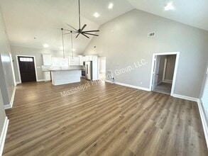 107 Grove Hill Dr in Oxford, MS - Building Photo - Building Photo