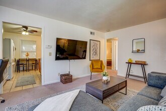 8 Craig Ave in Madison, WI - Building Photo - Building Photo