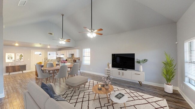 Spacious Victory Gardens home near Trammell Crow Park in Dallas, TX - Foto de edificio - Building Photo