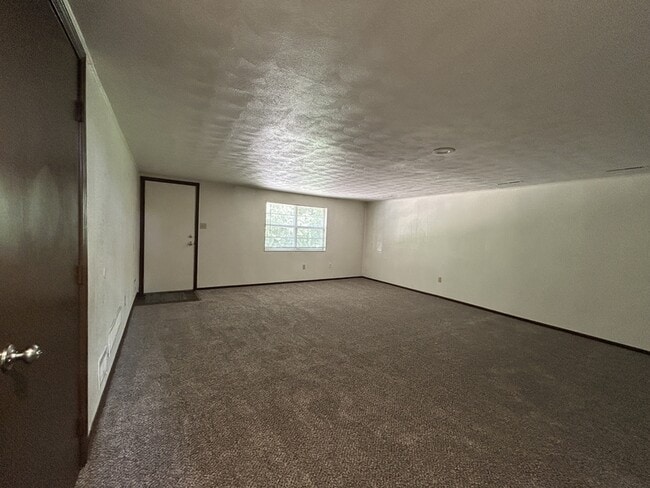 2912 N River Terrace in Sugar Creek, MO - Building Photo - Building Photo