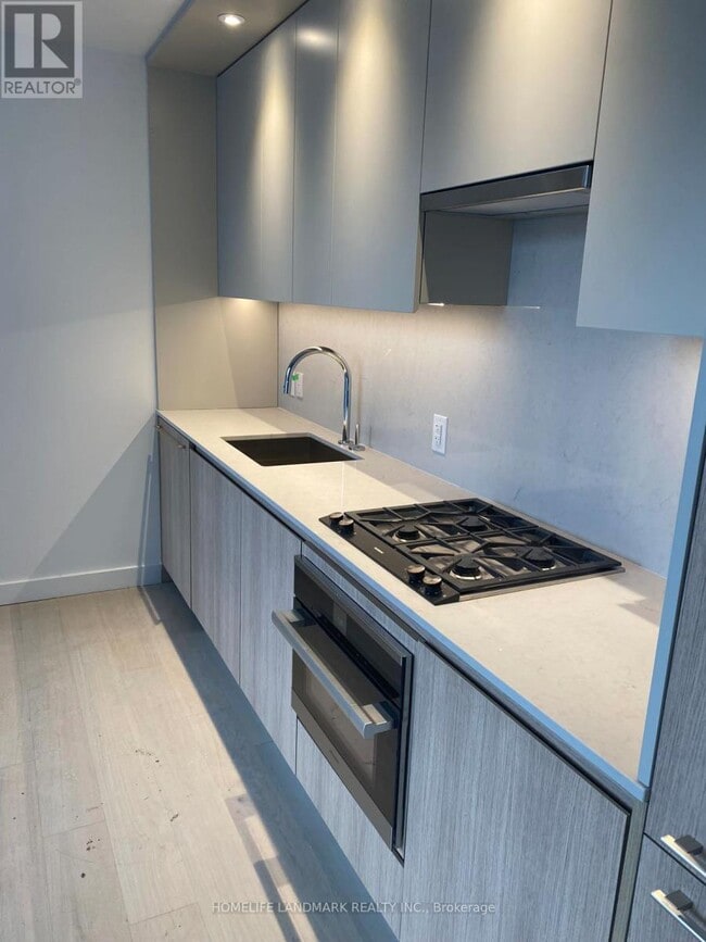 81 Wellesley St E in Toronto, ON - Building Photo - Building Photo