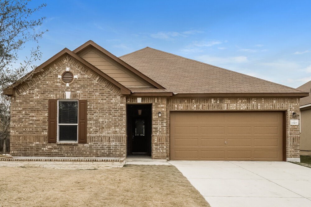 20107 Silver Strm in San Antonio, TX - Building Photo