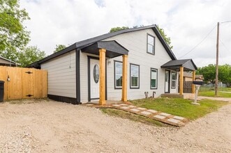 203 Park St in Cleburne, TX - Foto de edificio - Building Photo