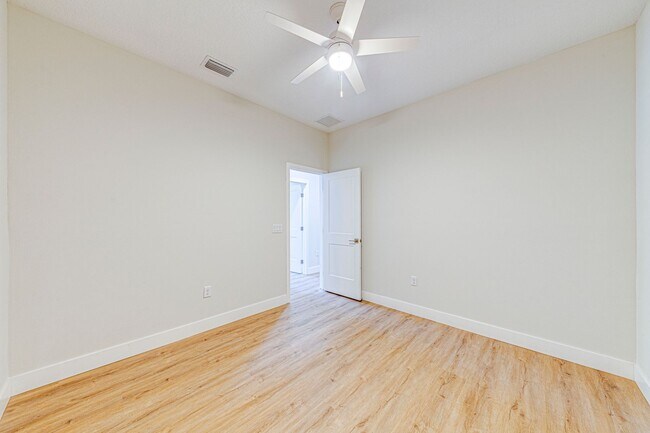 231 N Pine Ave in Oviedo, FL - Building Photo - Building Photo