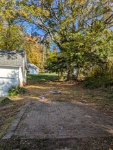 34 New Britain Ave in Newington, CT - Building Photo - Building Photo