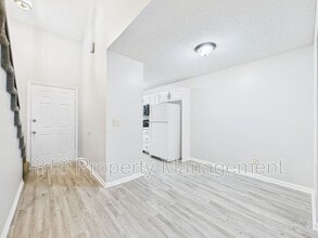 7939 NW 79th Pl in Kansas City, MO - Building Photo - Building Photo
