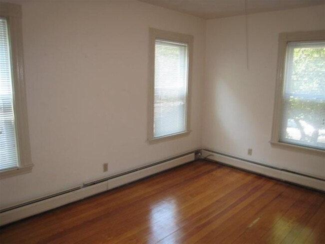 10 Clifton St, Unit 1 in Somerville, MA - Building Photo - Building Photo