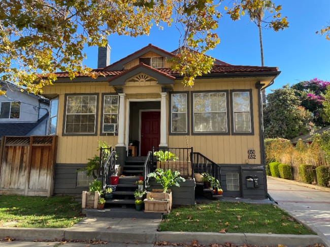 property at 652 N 2nd St