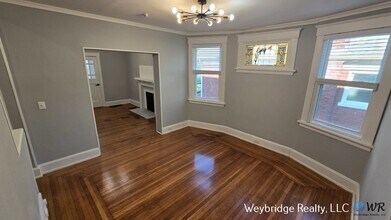 923 Rogers Pl in Cincinnati, OH - Building Photo - Building Photo