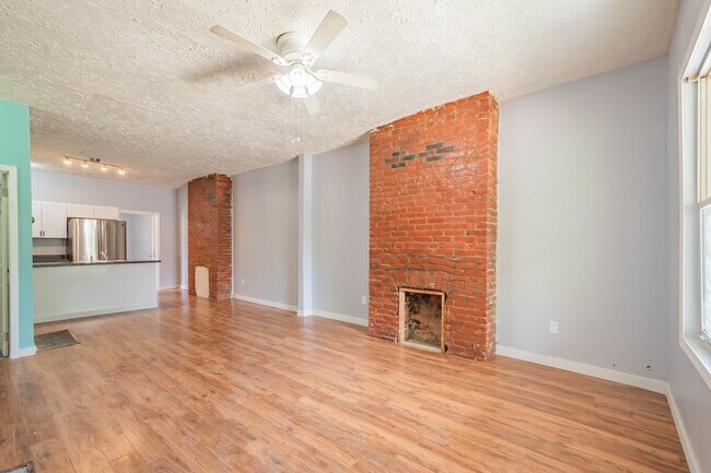 426 Borland St in Pittsburgh, PA - Building Photo - Building Photo