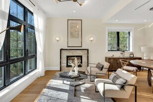 2147 W 32nd Ave in Vancouver, BC - Building Photo