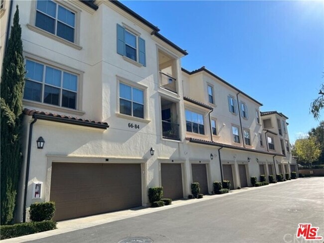 72 Capricorn in Irvine, CA - Building Photo - Building Photo